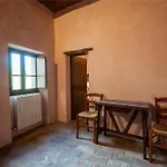 Castello Valenzino 3*