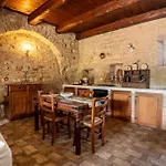 Bed & Breakfast Castello Valenzino 3*
