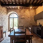 Castello Valenzino 3*