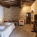 Castello Valenzino 3* Antognola