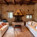 Castello Valenzino 3*