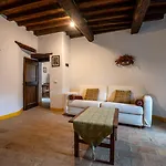 Castello Valenzino Bed & Breakfast Antognola