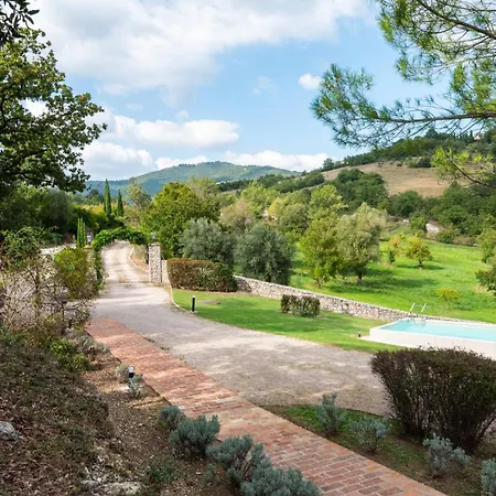 Castello Valenzino Bed and breakfast 3*