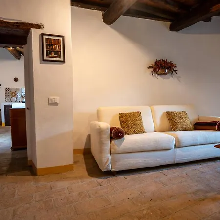 Castello Valenzino Bed and breakfast 3*