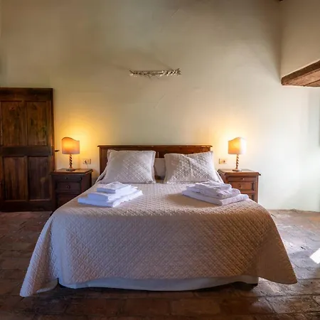 Castello Valenzino Bed and breakfast 3*