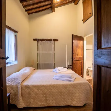 Castello Valenzino Bed and breakfast Antognola