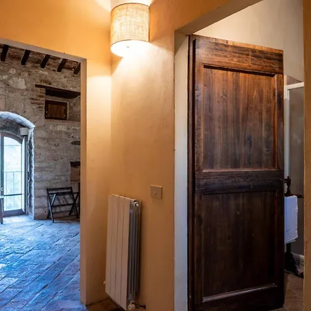 Castello Valenzino Bed and breakfast Antognola