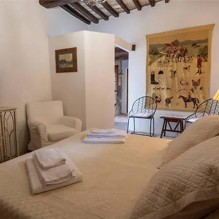 Castello Valenzino Bed and breakfast 3*