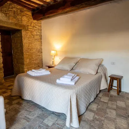 Castello Valenzino 3*