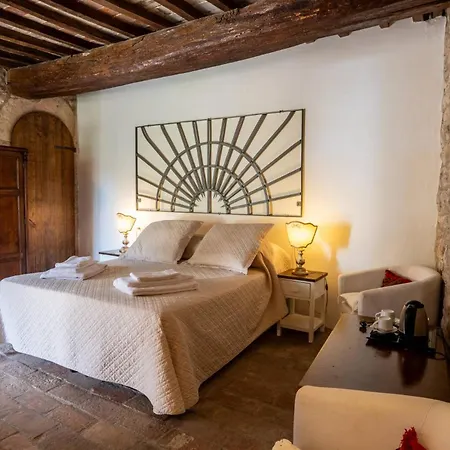 Bed & Breakfast Castello Valenzino 3*
