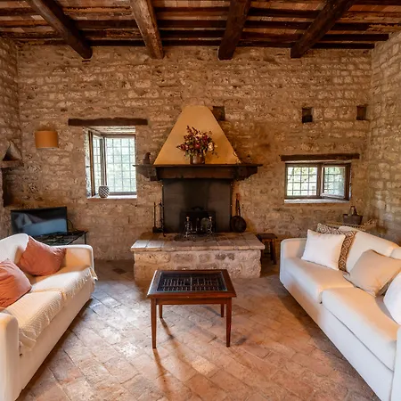 Castello Valenzino 3*