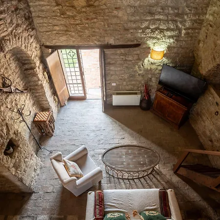Castello Valenzino 3*