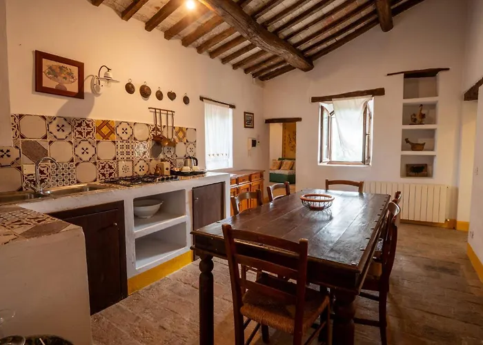 Castello Valenzino Nocleg ze śniadaniem 3*