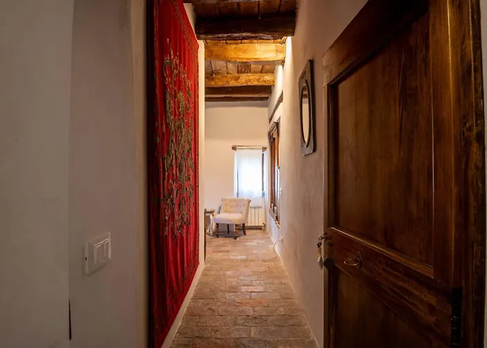 Castello Valenzino 3*