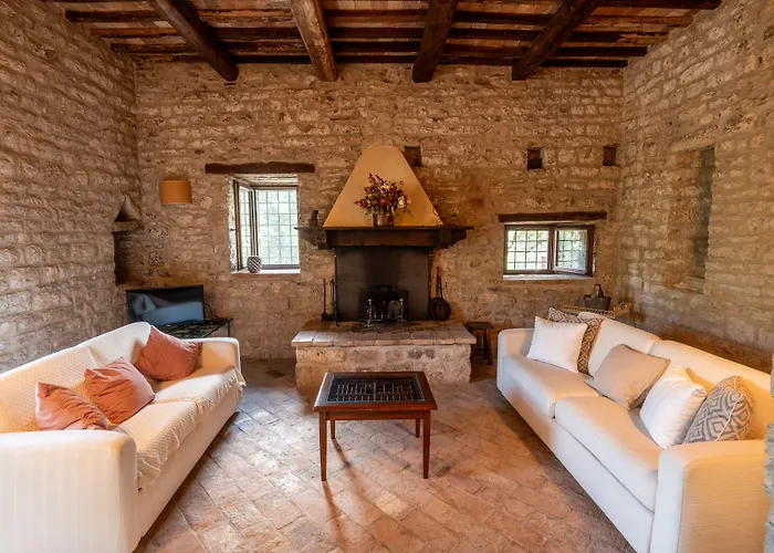 Castello Valenzino 3*